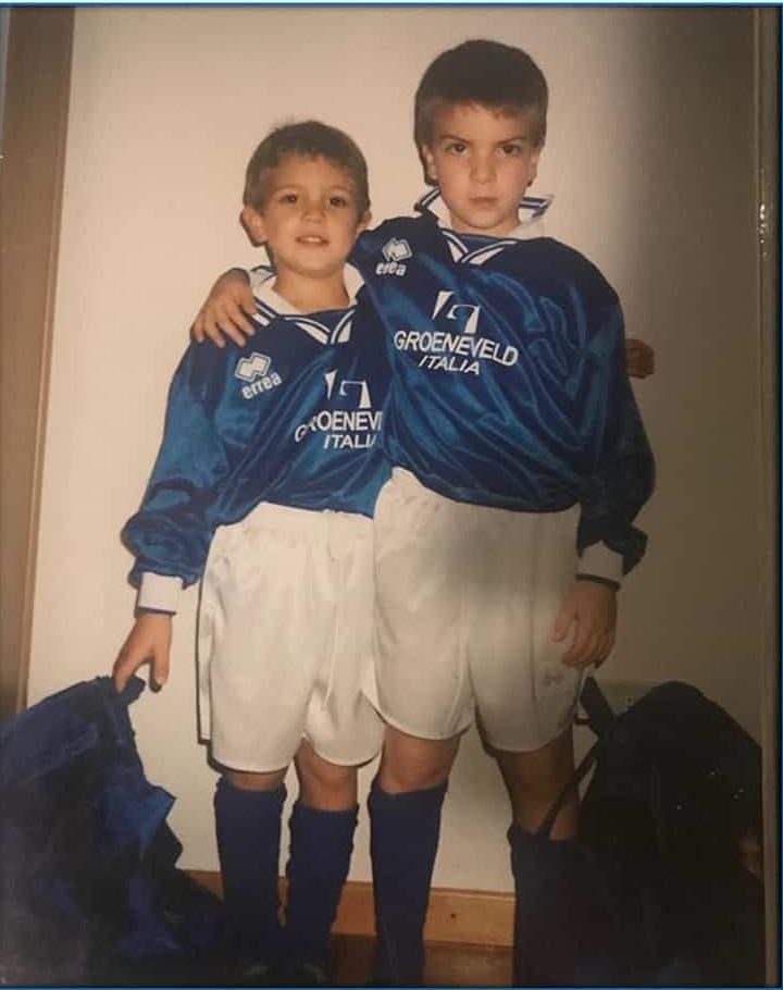 مانوئل لوکاتلی همراه برادش مانوئل لوکاتلی همراه برادش