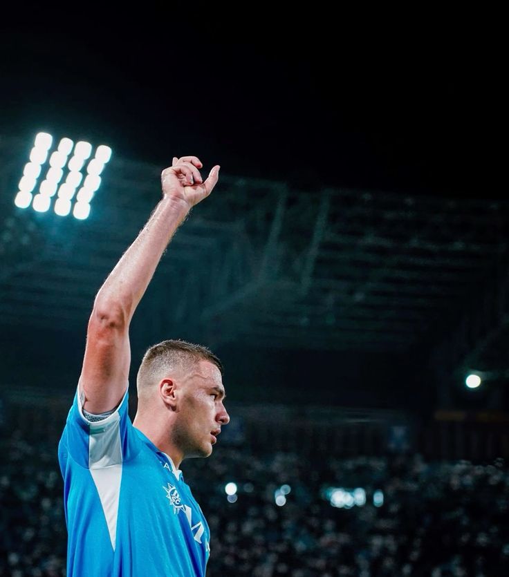 wallpaper 4k الساندرو بونجیورنو