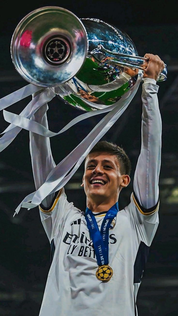 wallpaper Arda güler