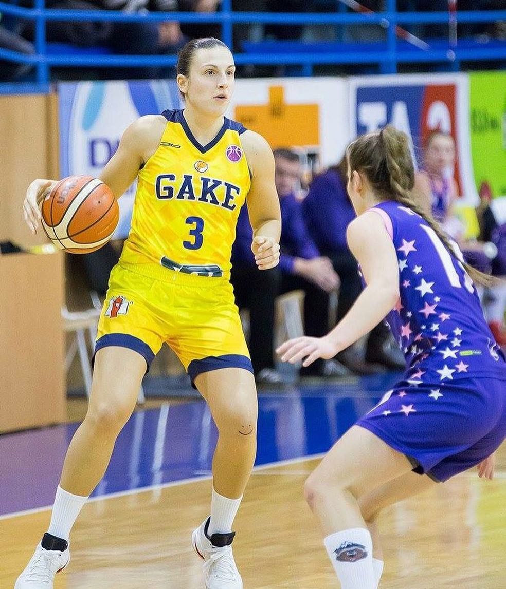 خواهر یان اوبلاک - مجله خبری بایر لورکوزن خواهر یان اوبلاک