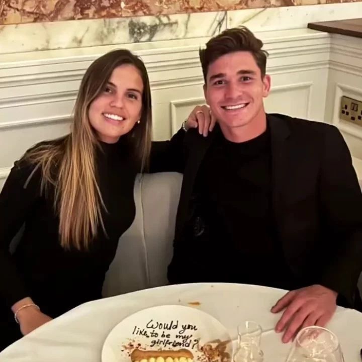 عکس جولیان آلوارز و همسرش عکس جولیان آلوارز و همسرش