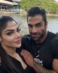 عکس زن وحید بادپی