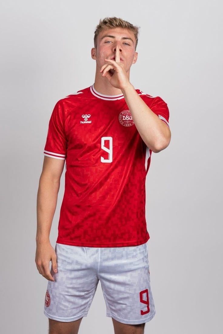 Rasmus Højlund wallpaper hd 