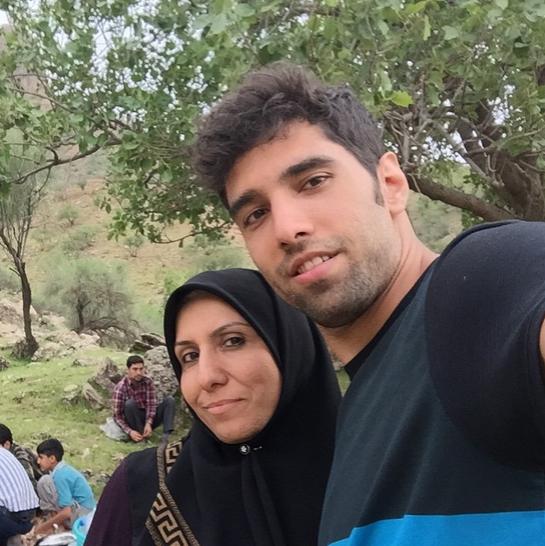  سید محمد موسوی و مادرش