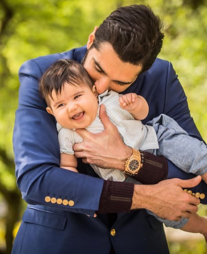 عکس سید محمد موسوی و فرزندانش