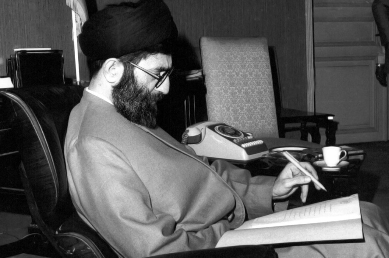 تبعید سید علی خامنه‌ای