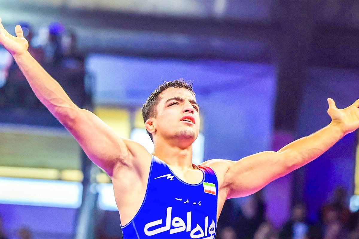 عکس احمد محمدنژاد جوان برای کامپیوتر
