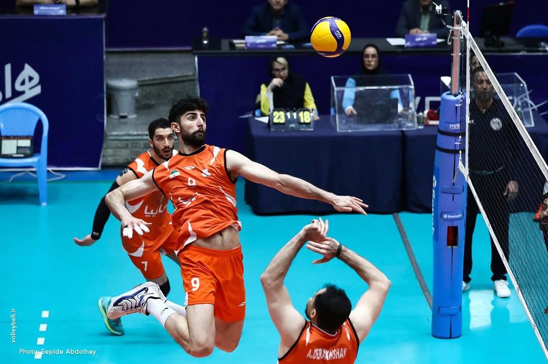 متین احمدی والیبالیست زندگی نامه