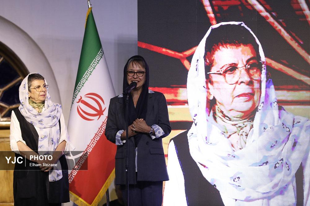  آزیتا حاجیان ۳۸ سال دوستی و تقدیر عکاسان