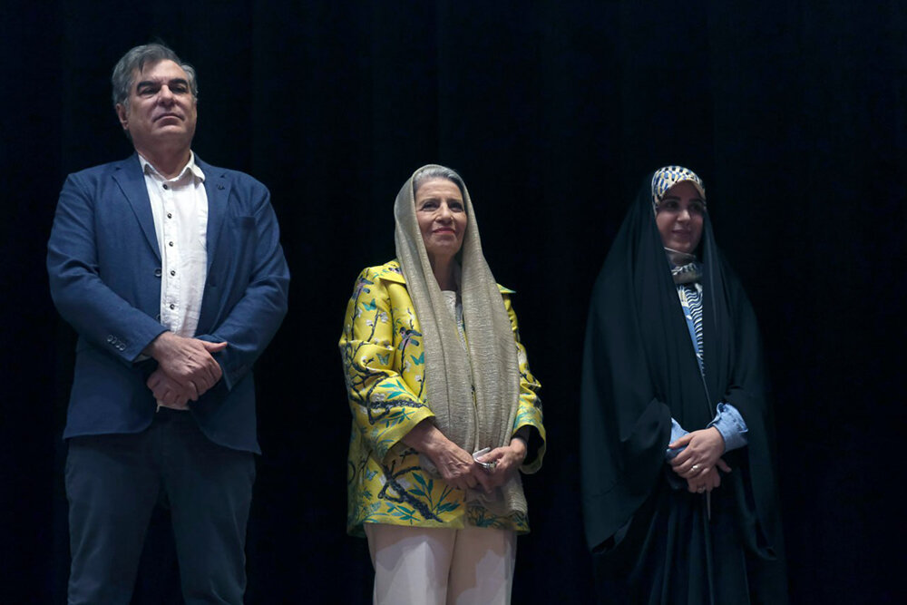  احترام برومند و رسول صدرعاملی در مراسم تقدیر پیشکسوتان
