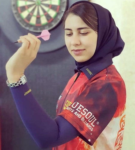 عکس مژگان رحمانی بازیکن دارت 