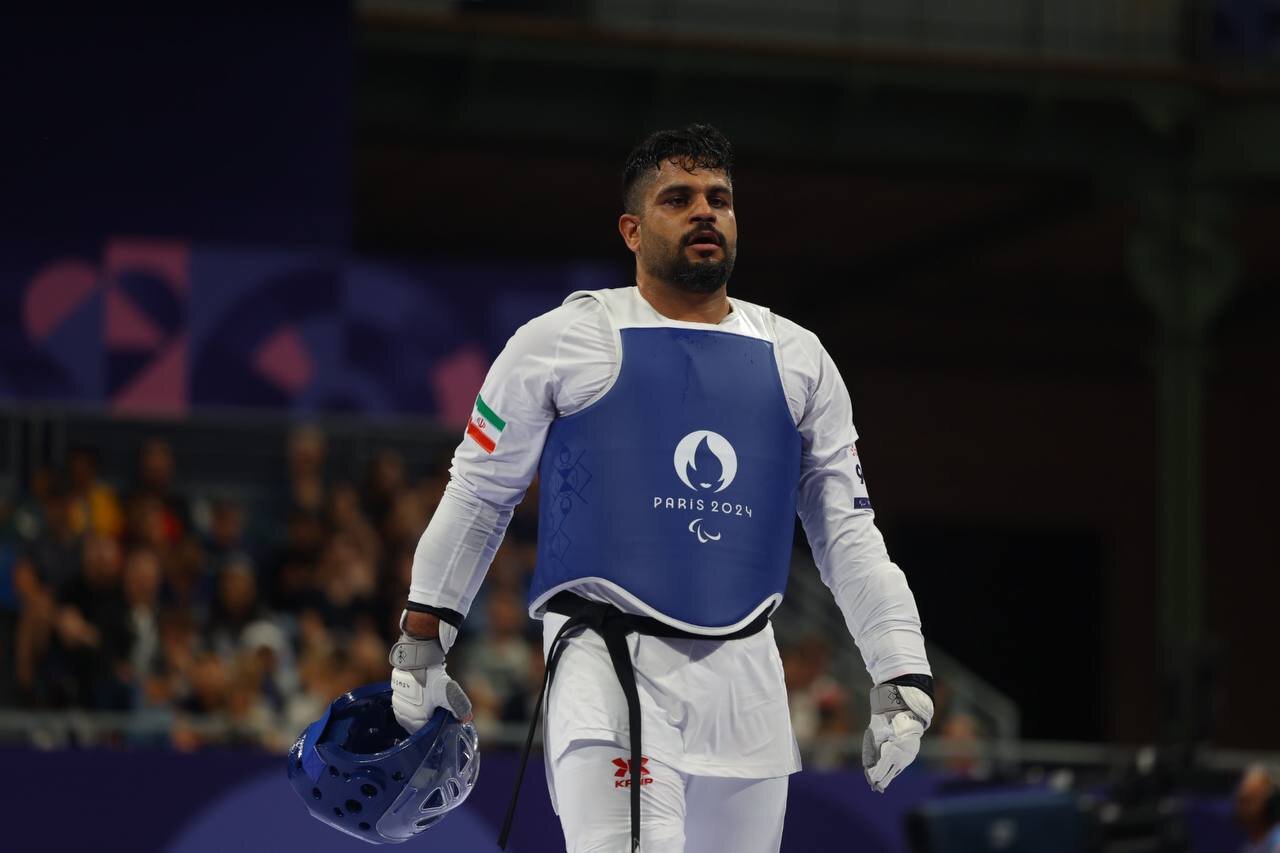 والپیپر حامد حق‌شناس