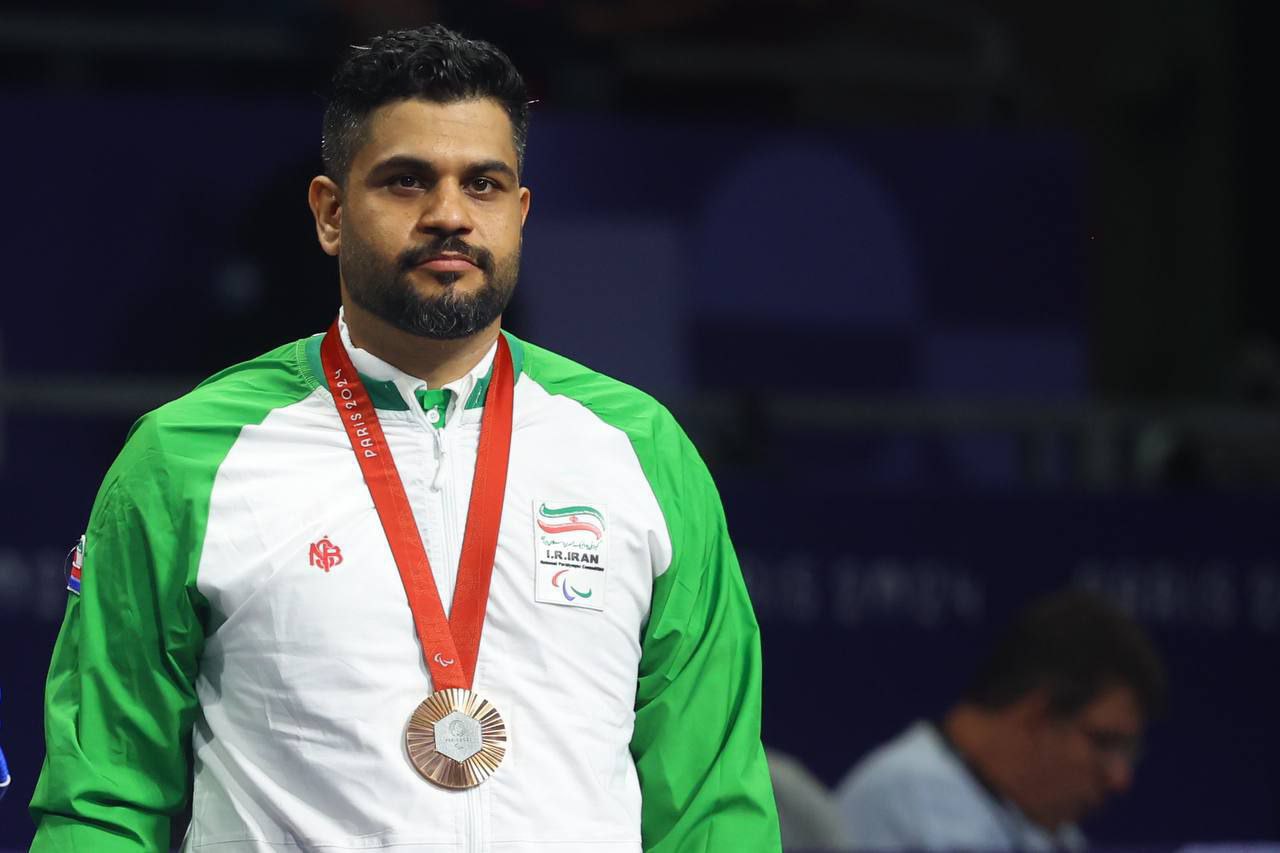حامد حق‌شناس والپیپر 