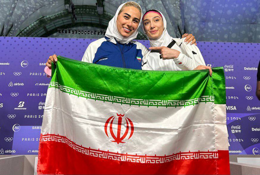 عکس مبینا نعمت زاده و دوستانش