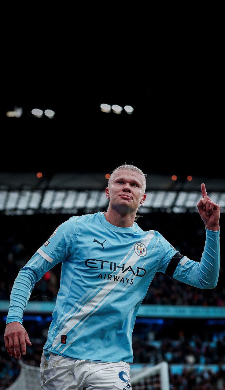 هالند نامزد بهترین مهاجم 2025