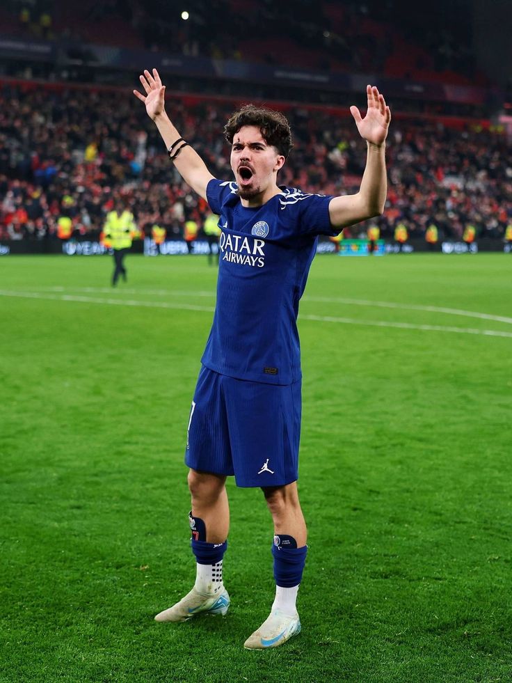 ویتینیا در فهرست بهترین بازیکنان فیفا ۲۰۲۵