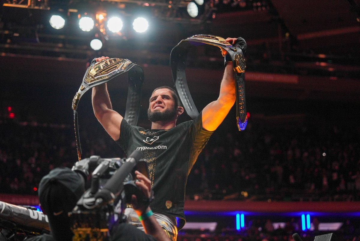 ماخاچف دو کمربنده UFC شد