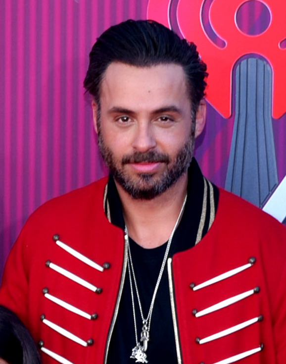 شروع فعالیت مایک امیری شروع فعالیت مایک امیری