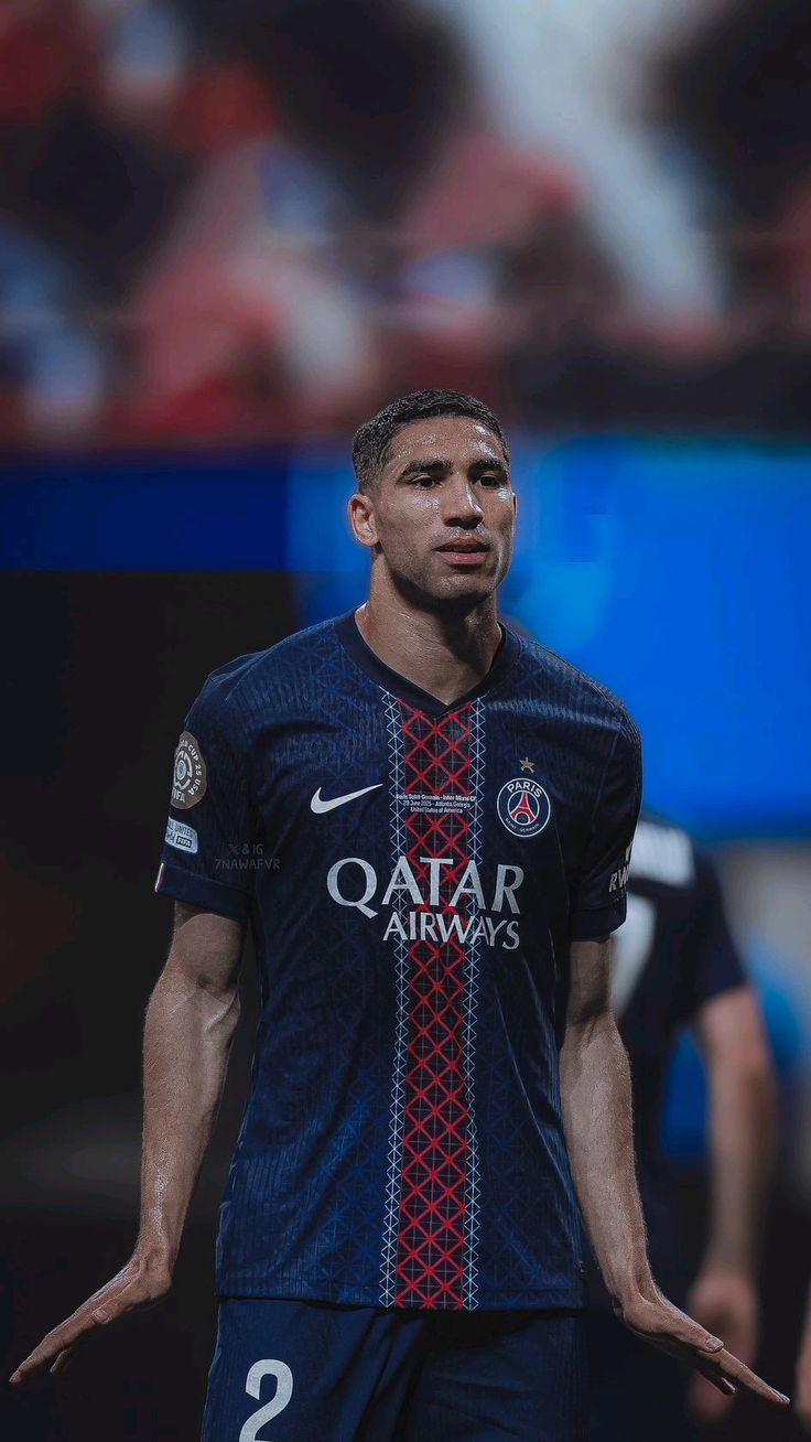 اشرف حکیمی در میان برترینهای سال ۲۰۲۵ فیفا