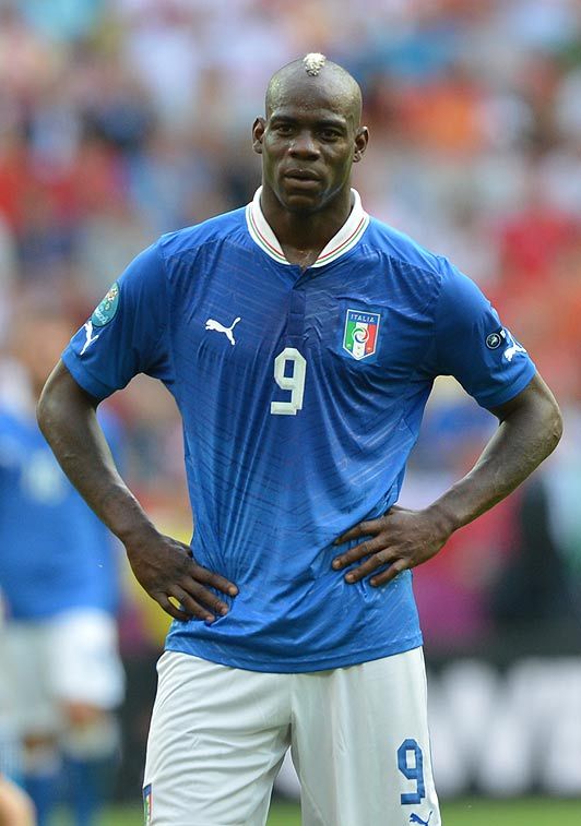 ماریو بالوتلی برنده گلدن بوی 2010