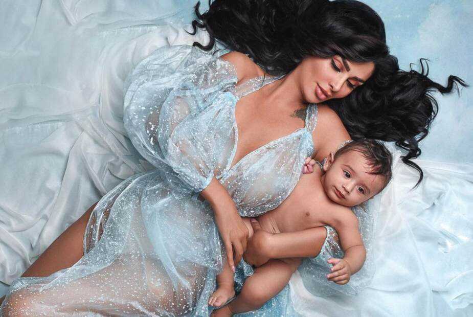  دنیا جهانبخت و پسرش 