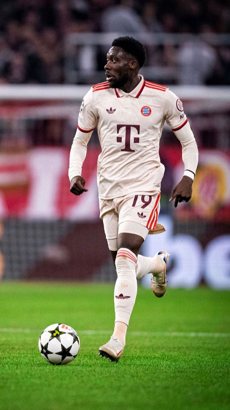 آلفونسو دیویس نامزد بهترین مدافع 2025