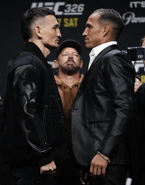 چارلز اولیویرا و مکس هالووی کمربند BMF